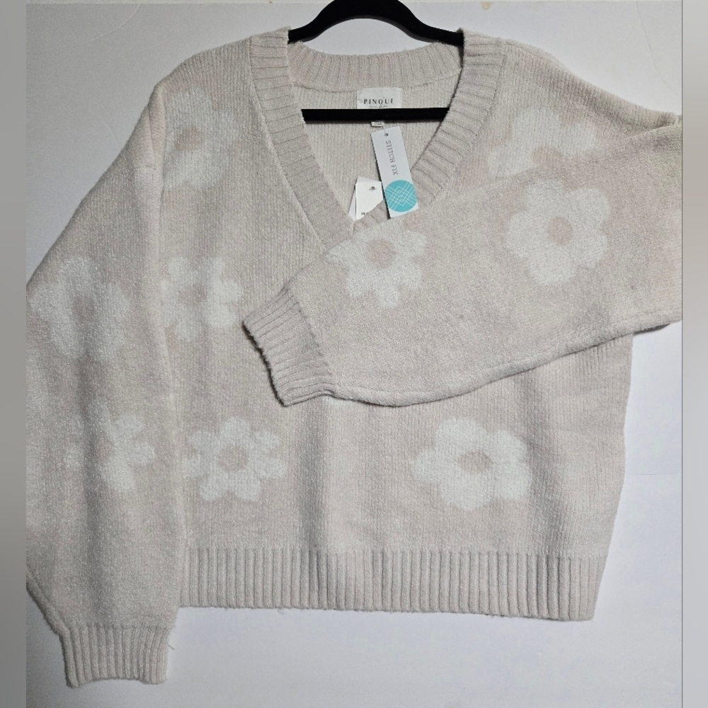 PINQUE, NEW BY Stitch Fix Women's Beige Floral Sweater.Sise L - Picture 2 of 7